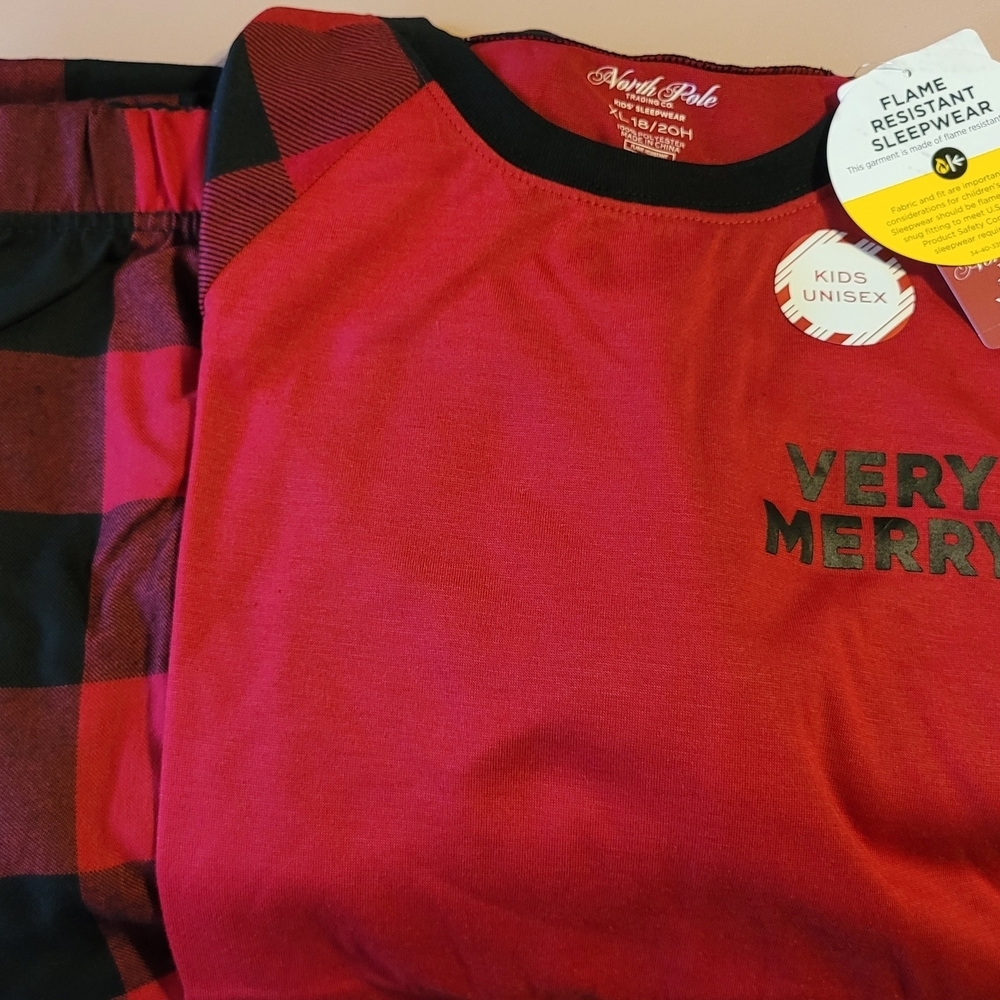 Buffalo Checked Red Black Christmas Pajama Top Pants North Pole Trading Husky
